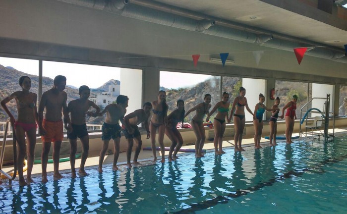 fiesta en la piscina